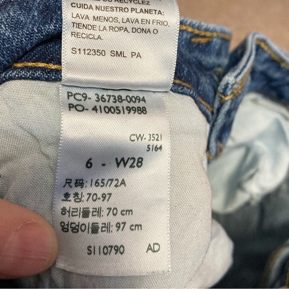 Women’s Signature Levi’s Cuffed Boyfriend Denim Jeans, Size 6, EUC - Picture 3 of 8